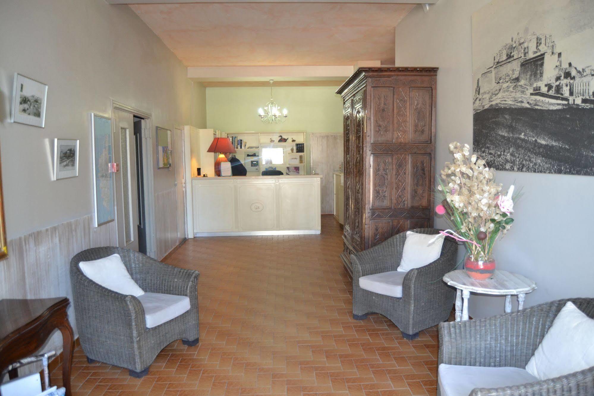 קאלבי Hotel Cyrnea מראה חיצוני תמונה