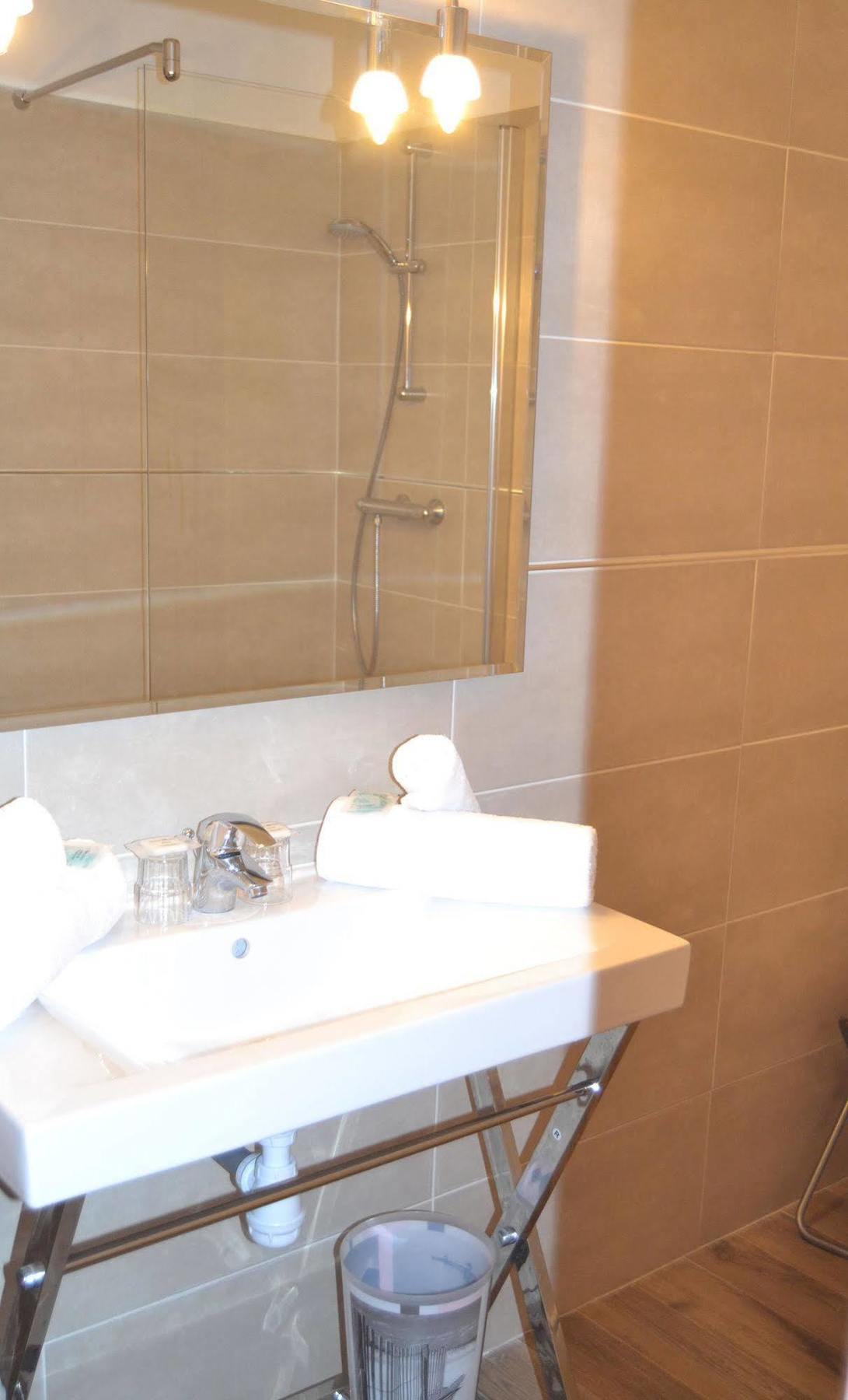 קאלבי Hotel Cyrnea מראה חיצוני תמונה