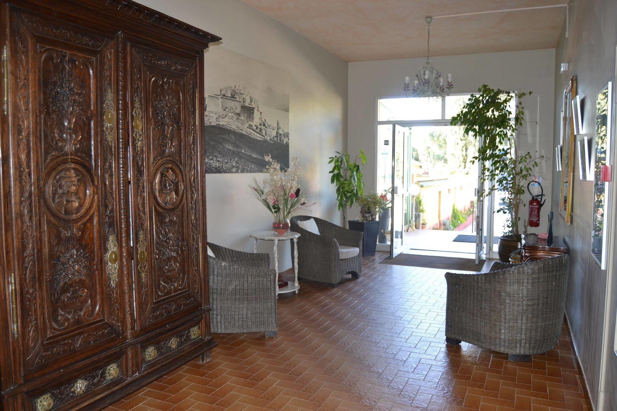 קאלבי Hotel Cyrnea מראה חיצוני תמונה