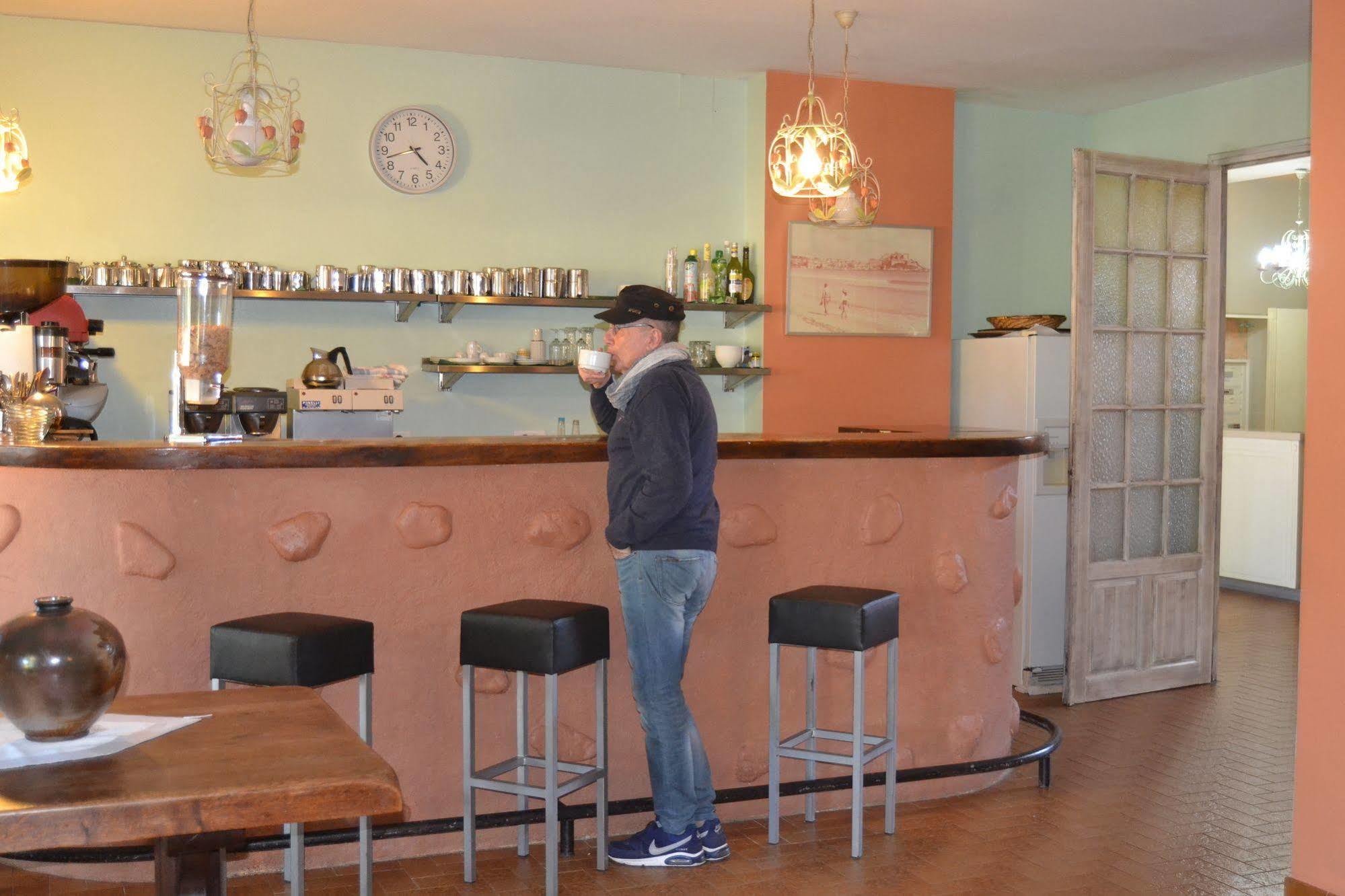 קאלבי Hotel Cyrnea מראה חיצוני תמונה