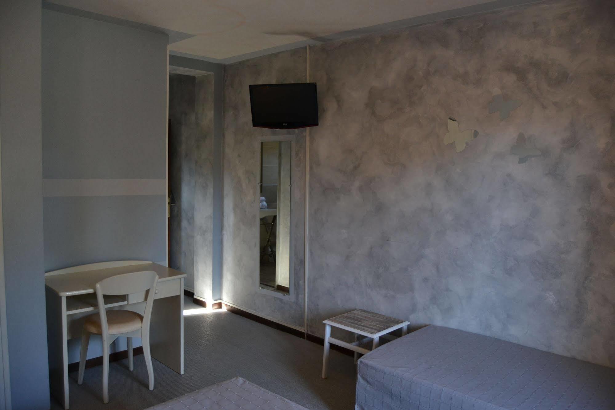 קאלבי Hotel Cyrnea מראה חיצוני תמונה