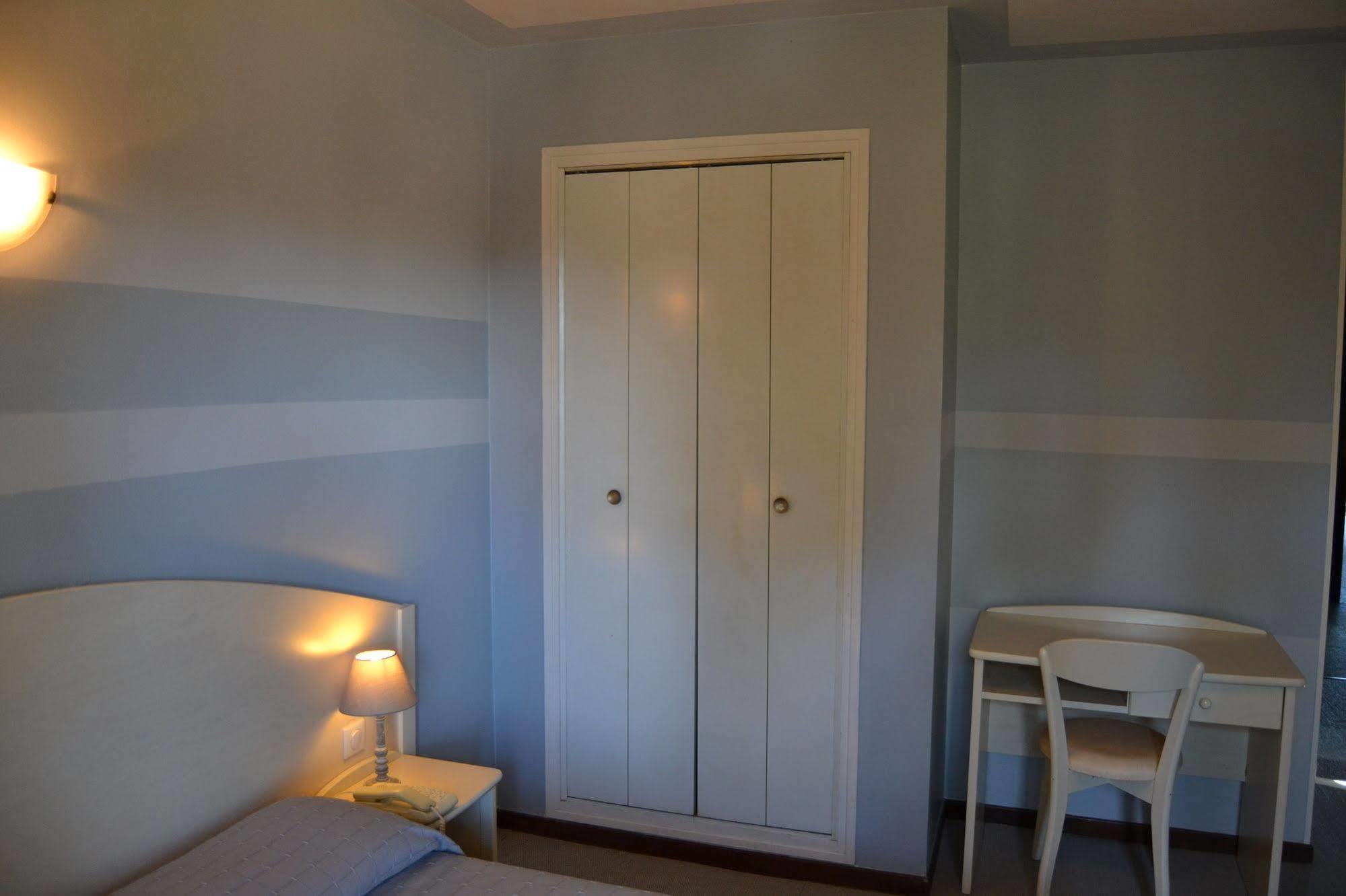 קאלבי Hotel Cyrnea מראה חיצוני תמונה