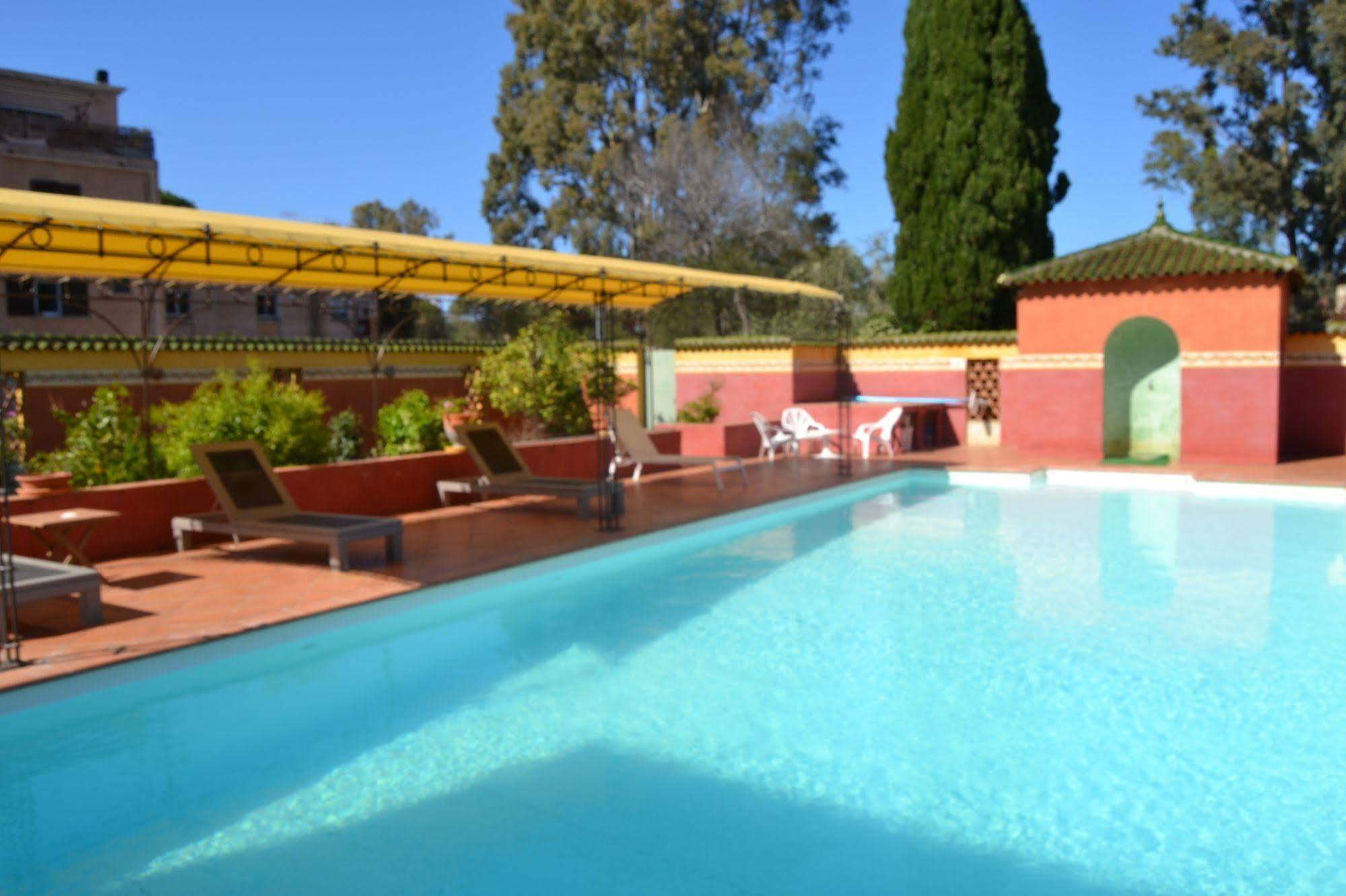 קאלבי Hotel Cyrnea מראה חיצוני תמונה